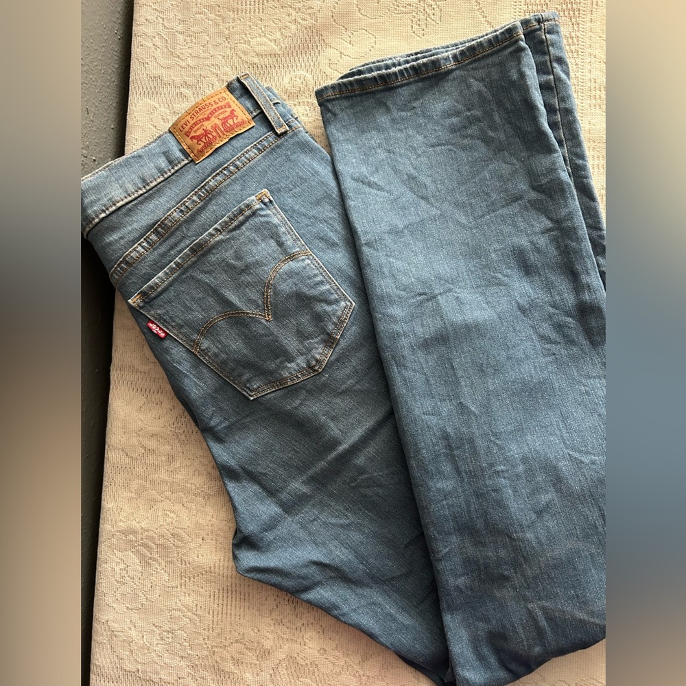 Levi's Women’s 314 Shaping Straight Jeans